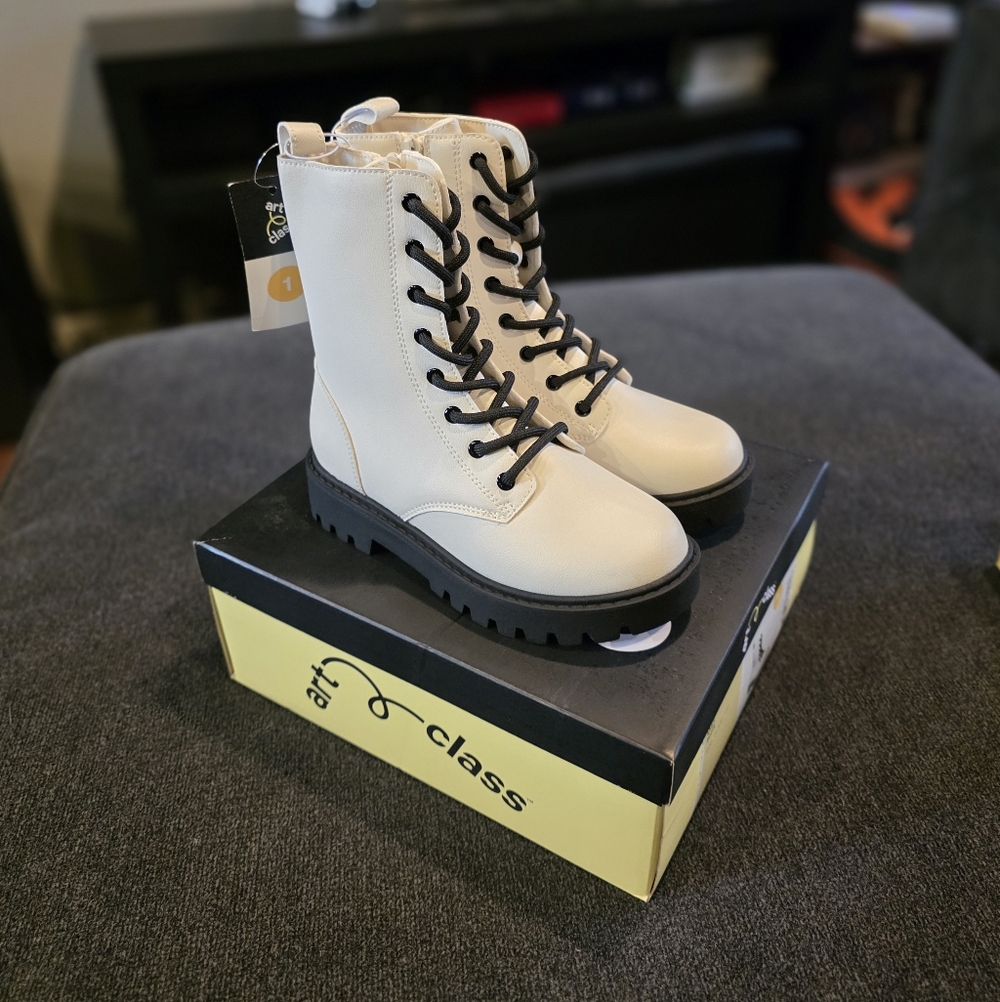 Art Class Cream Khari Boots Big Kids Size 1